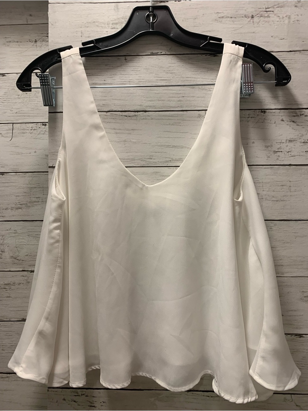 Women’s V-Neck Sleeveless Flowing Top